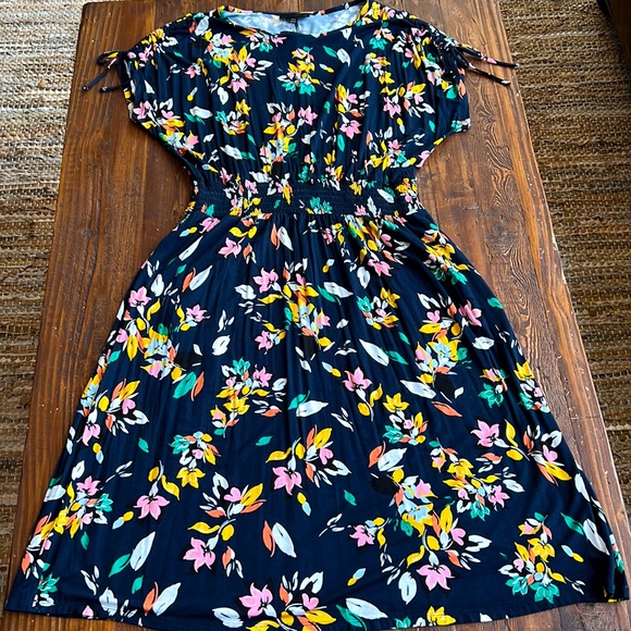 Lane Bryant Dresses & Skirts - Lane Bryant 14/16 Navy Floral Midi Dress